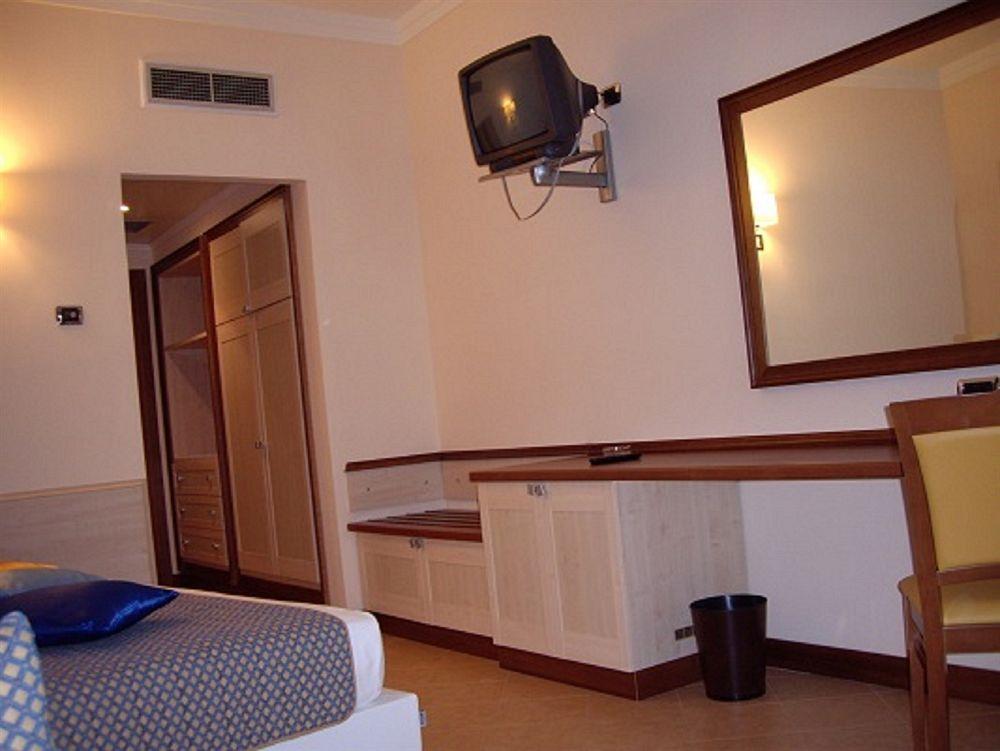 Hotel Resort Lido Degli Aranci Vibo Valentia Ngoại thất bức ảnh